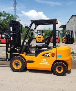 Xe nâng dầu 2.5 tấn Hangcha